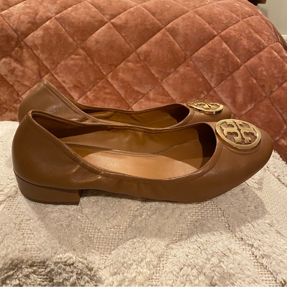 Tory Burch Brown/Cognac Leather Logo Heeled Flats Size 10